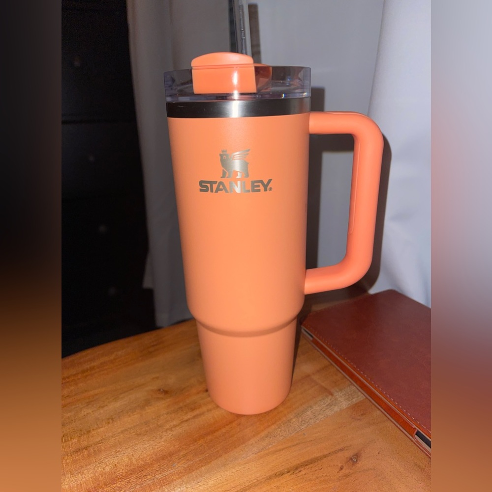 Stanley Fusion Coral 30 oz like new